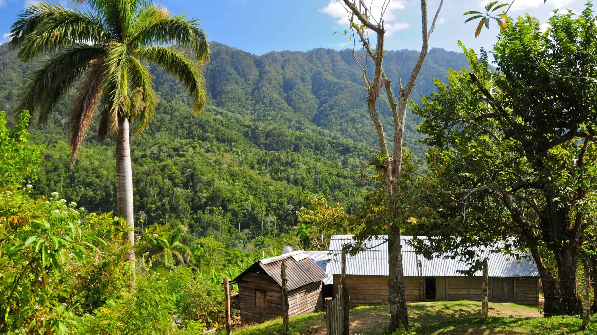 Farm at Sierra Maestra mountains , Cuba 