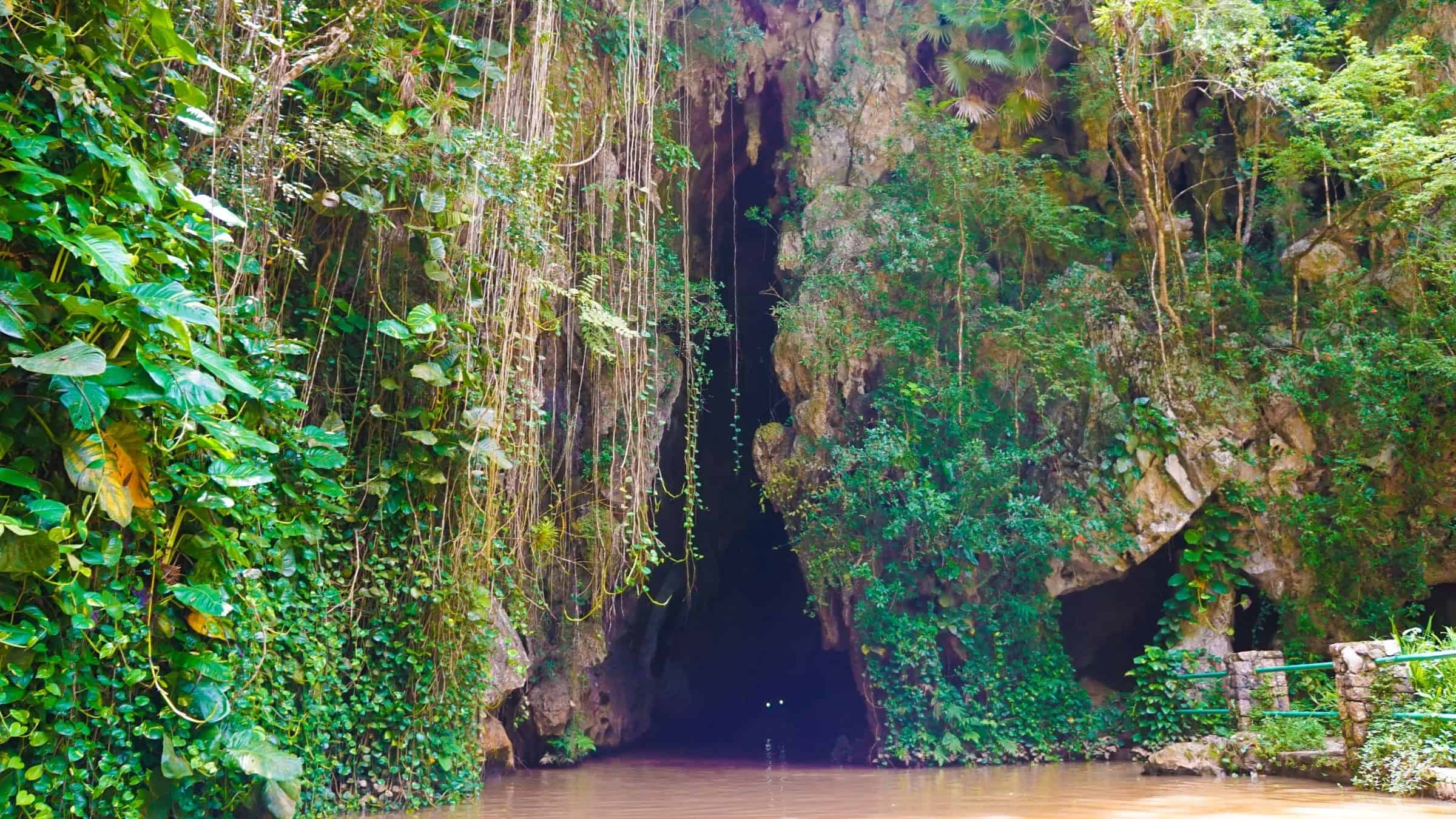 Entrance El Indio Cave , Vinales Valley, Cuba 